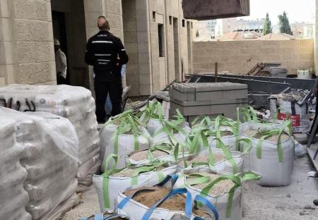 اصابة خطيرة لعامل من القدس بورشة بناء